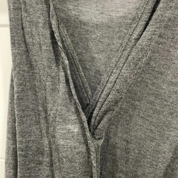 Lululemon Grey Tie Back Tank Top Size 10 - Picture 4 of 11